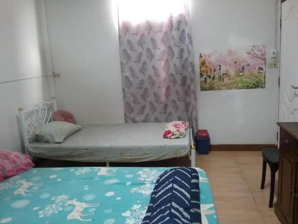 Danee Hostel Bangkok Ngoại thất bức ảnh