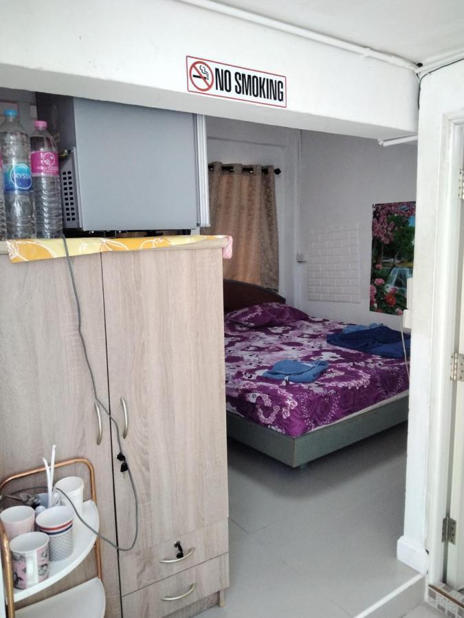 Danee Hostel Bangkok Ngoại thất bức ảnh