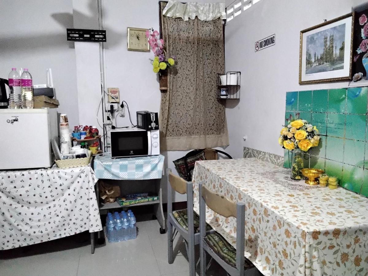 Danee Hostel Bangkok Ngoại thất bức ảnh