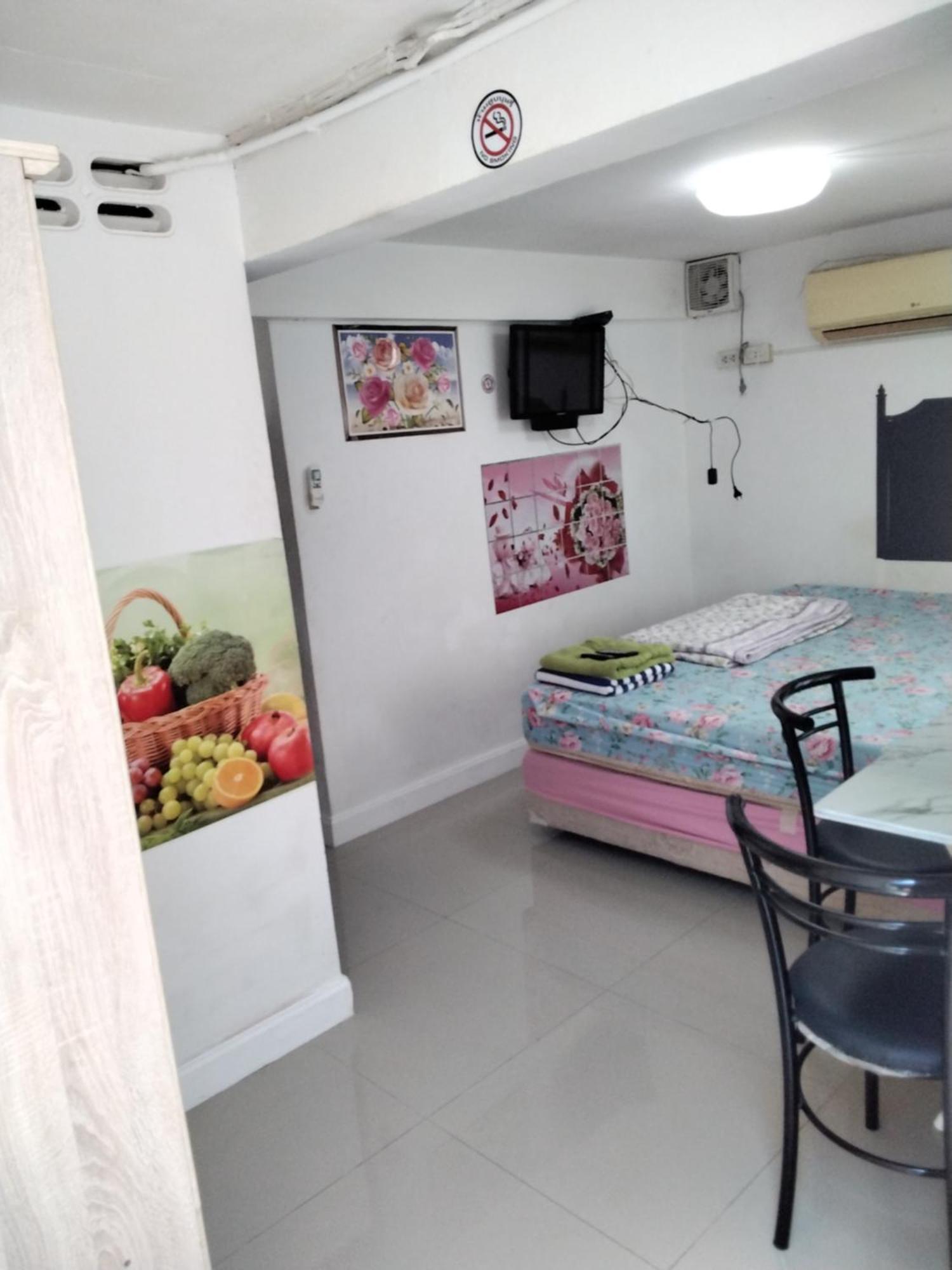 Danee Hostel Bangkok Ngoại thất bức ảnh