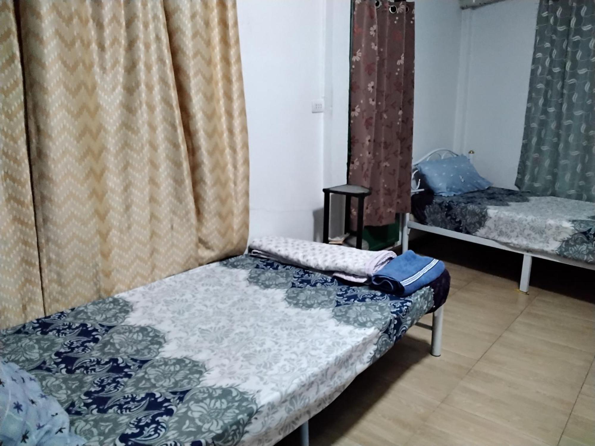 Danee Hostel Bangkok Ngoại thất bức ảnh