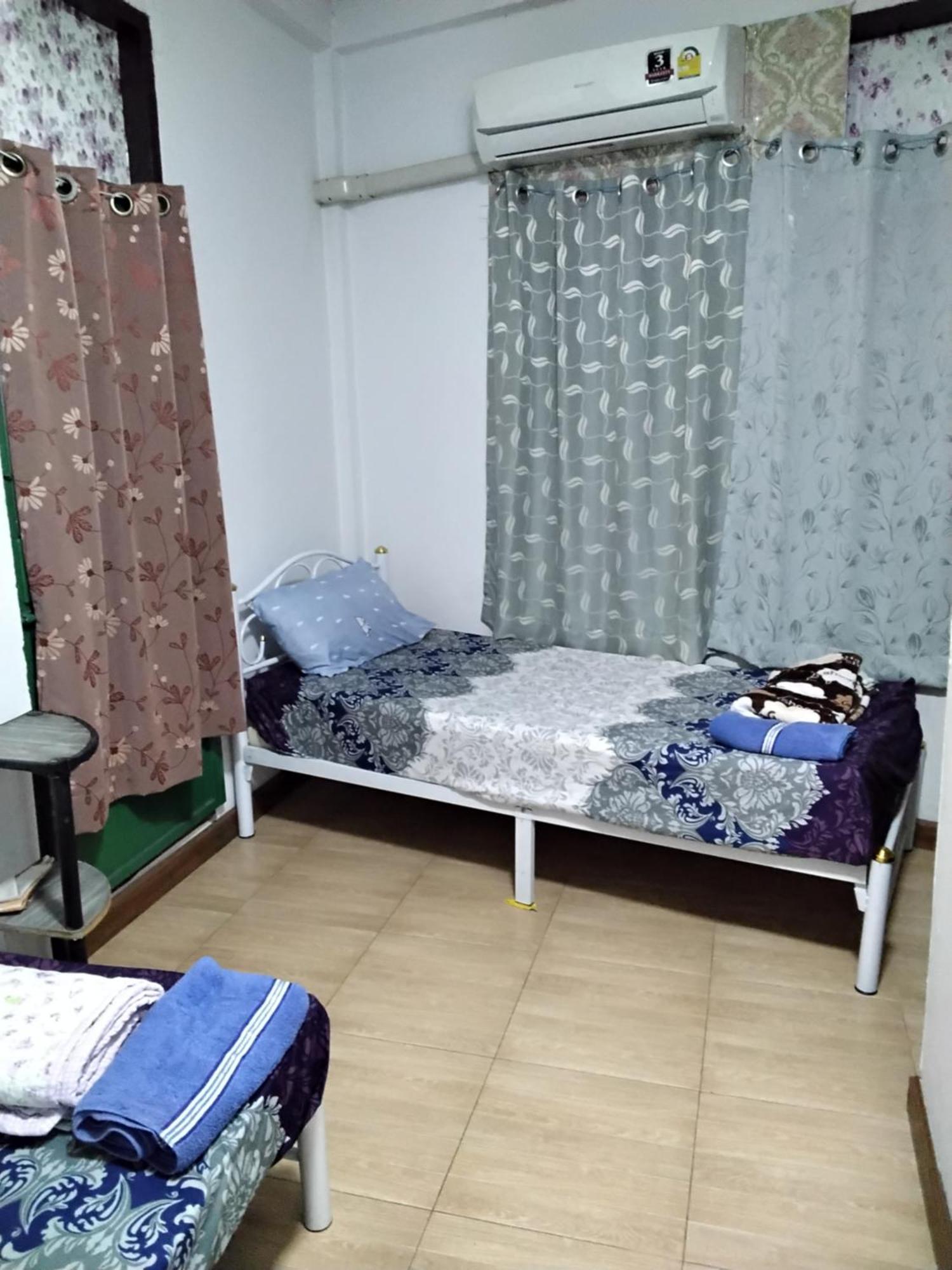 Danee Hostel Bangkok Ngoại thất bức ảnh