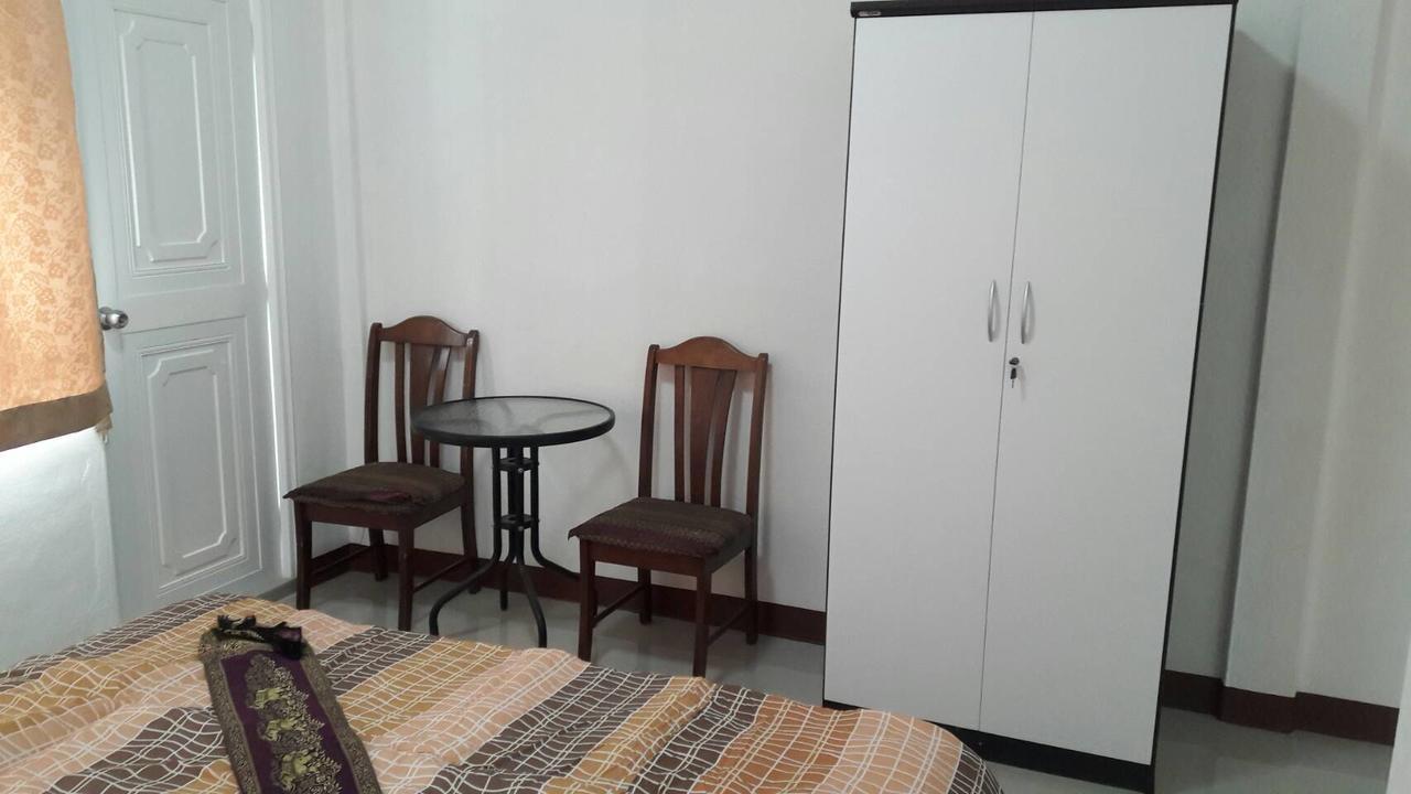 Danee Hostel Bangkok Ngoại thất bức ảnh